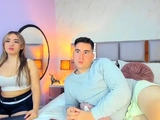Hot amateur webcam teen masturbates for their fans